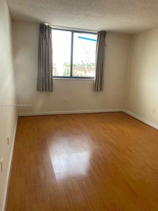 For Rent: $2,300 (2 beds, 2 baths, 1012 Square Feet)