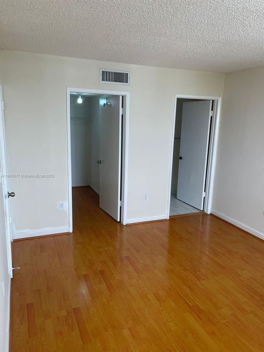 For Rent: $2,300 (2 beds, 2 baths, 1012 Square Feet)