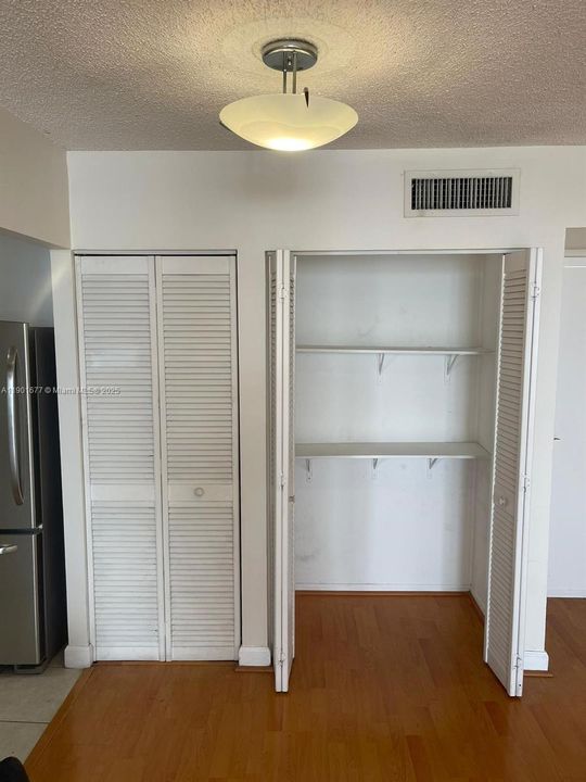 For Rent: $2,300 (2 beds, 2 baths, 1012 Square Feet)