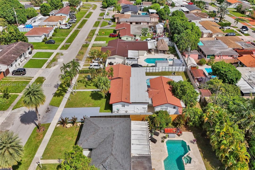 For Rent: $5,600 (5 beds, 4 baths, 2540 Square Feet)