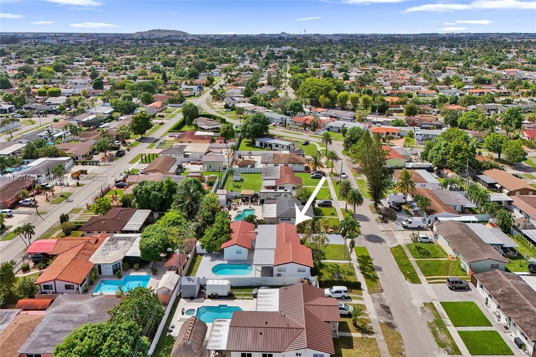 For Rent: $5,600 (5 beds, 4 baths, 2540 Square Feet)