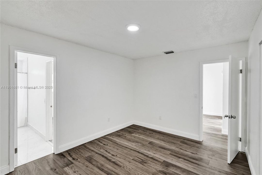 For Rent: $5,600 (5 beds, 4 baths, 2540 Square Feet)