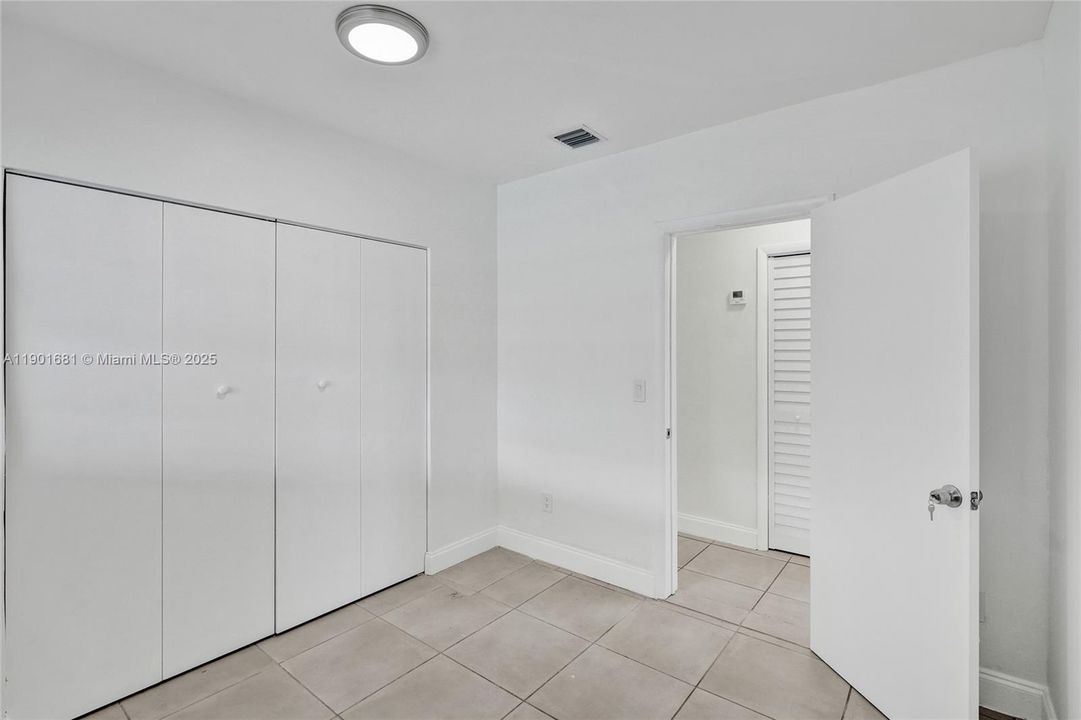 For Rent: $5,600 (5 beds, 4 baths, 2540 Square Feet)