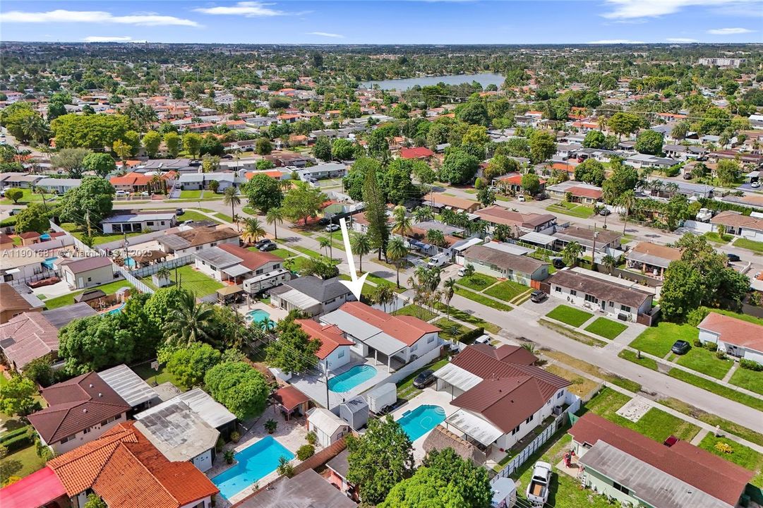 For Rent: $5,600 (5 beds, 4 baths, 2540 Square Feet)