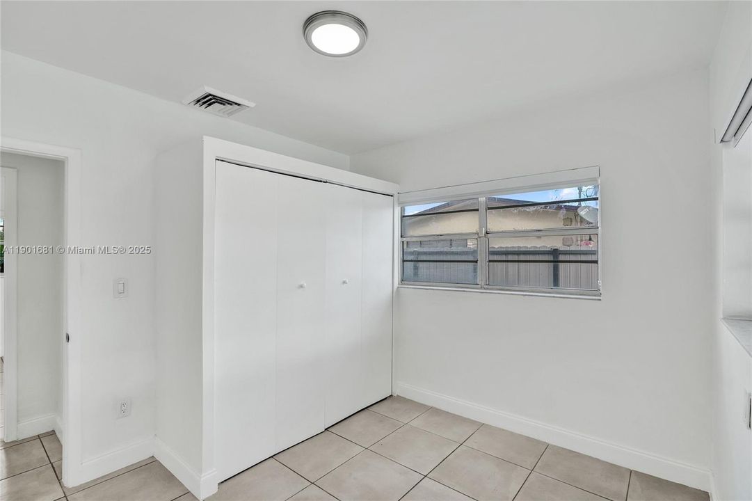 For Rent: $5,600 (5 beds, 4 baths, 2540 Square Feet)