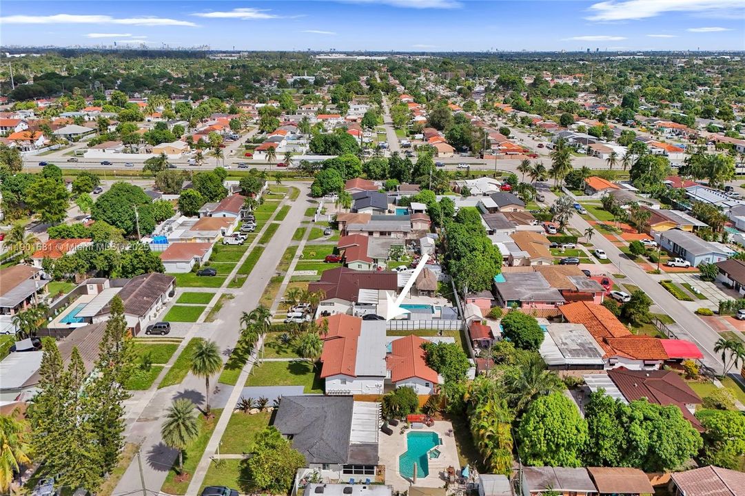 For Rent: $5,600 (5 beds, 4 baths, 2540 Square Feet)