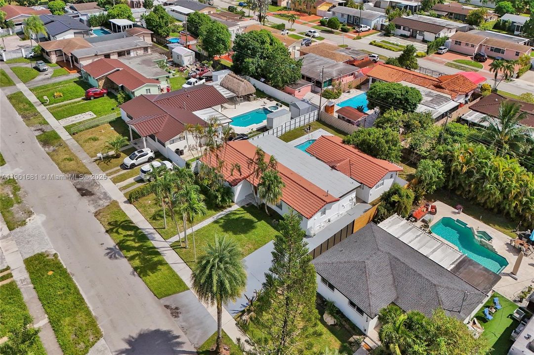 For Rent: $5,600 (5 beds, 4 baths, 2540 Square Feet)