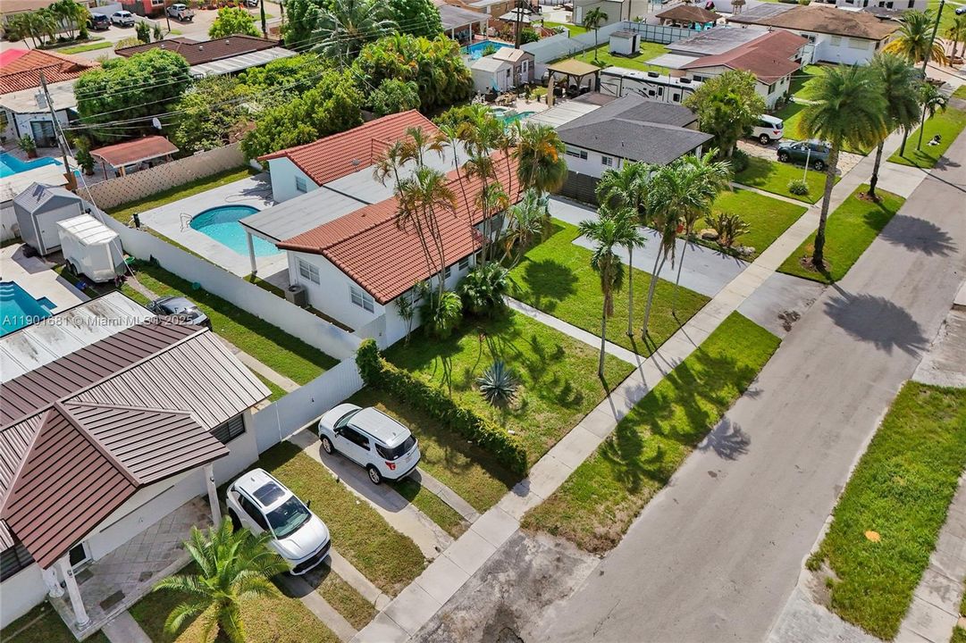 For Rent: $5,600 (5 beds, 4 baths, 2540 Square Feet)