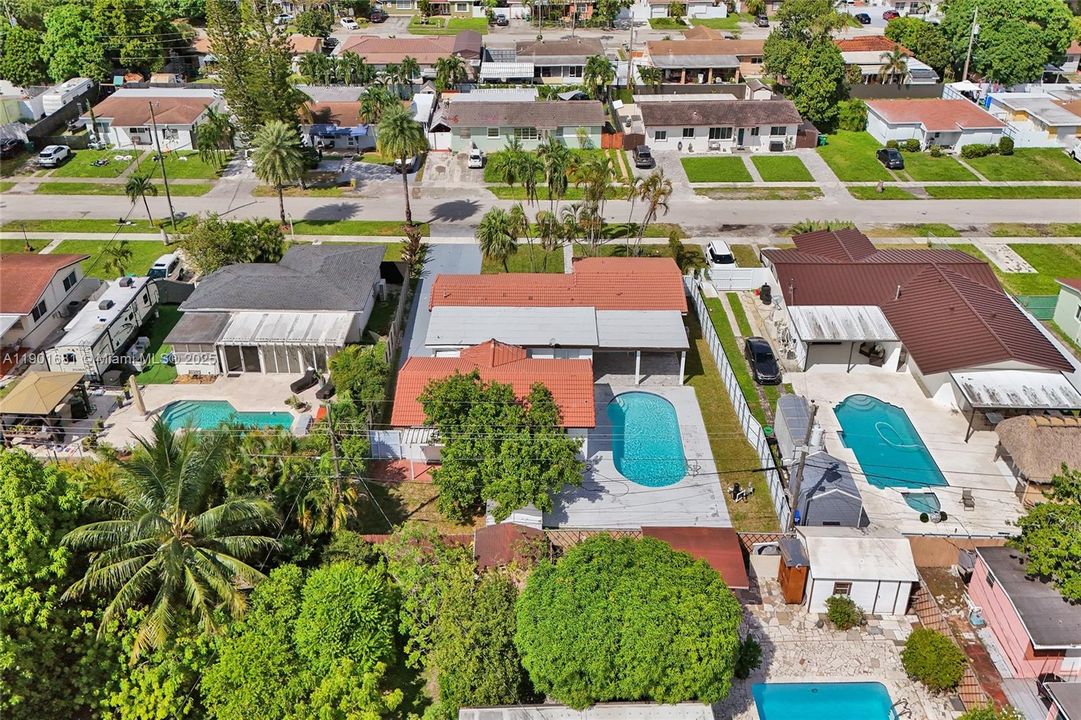 For Rent: $5,600 (5 beds, 4 baths, 2540 Square Feet)