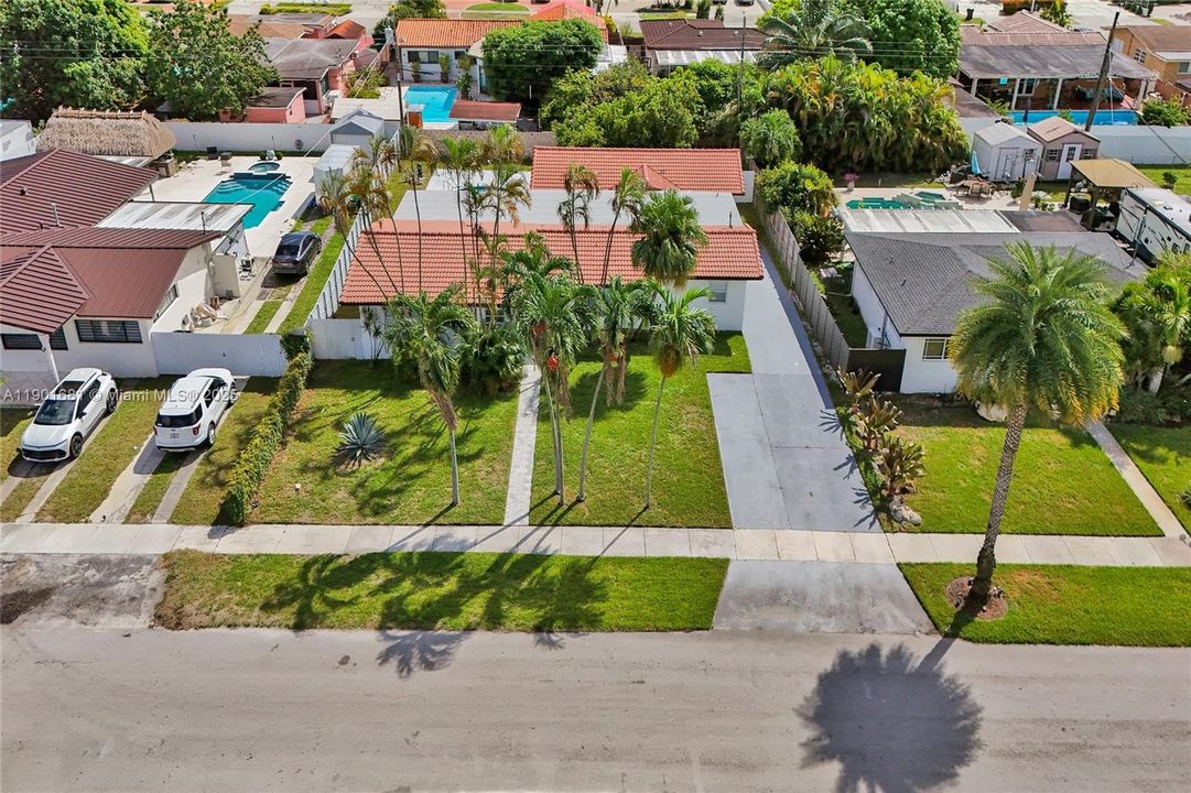 For Rent: $5,600 (5 beds, 4 baths, 2540 Square Feet)