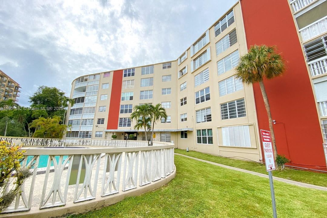 For Rent: $1,590 (1 beds, 1 baths, 617 Square Feet)