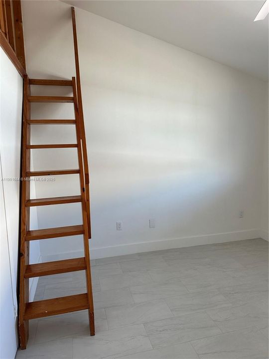 For Rent: $4,300 (2 beds, 1 baths, 875 Square Feet)