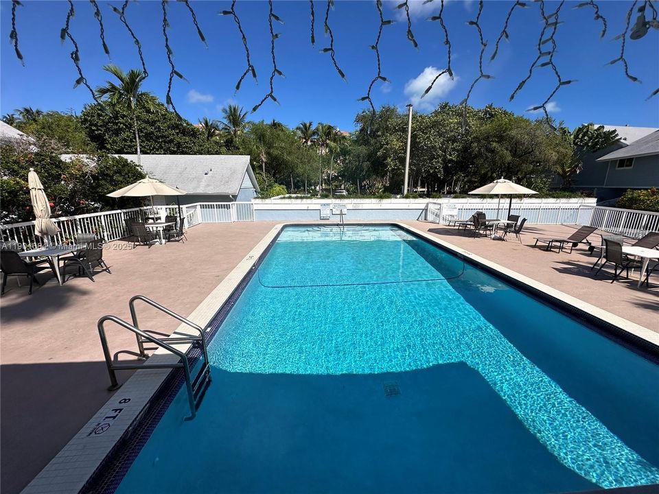 For Rent: $4,300 (2 beds, 1 baths, 875 Square Feet)