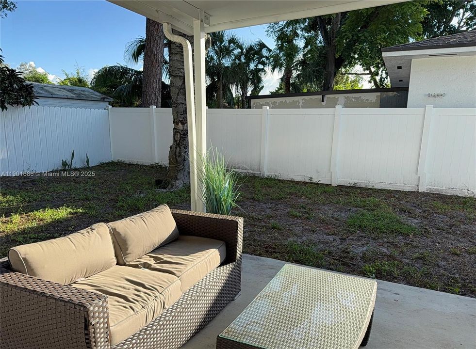 待售: $366,340 (3 贝兹, 1 浴室, 748 平方英尺)