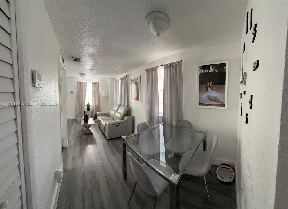 待售: $366,340 (3 贝兹, 1 浴室, 748 平方英尺)