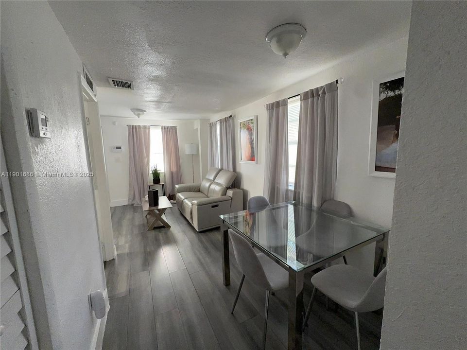 待售: $366,340 (3 贝兹, 1 浴室, 748 平方英尺)