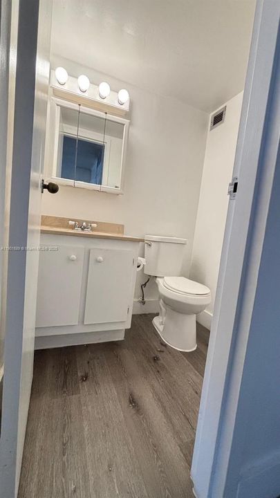 For Rent: $1,850 (1 beds, 1 baths, 767 Square Feet)