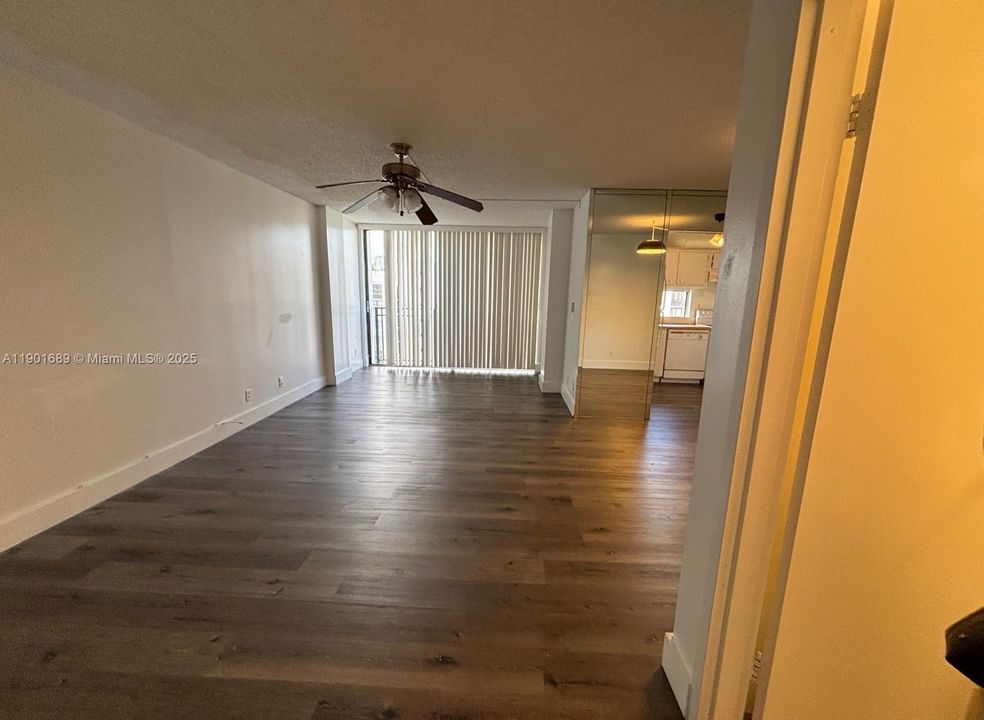 For Rent: $1,850 (1 beds, 1 baths, 767 Square Feet)