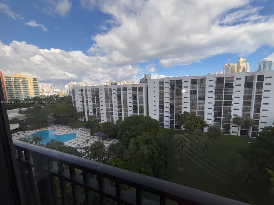 For Rent: $1,850 (1 beds, 1 baths, 767 Square Feet)