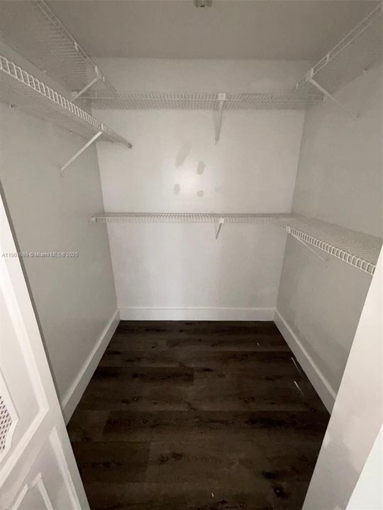 For Rent: $1,850 (1 beds, 1 baths, 767 Square Feet)