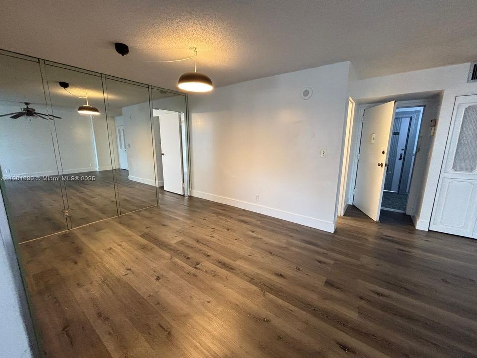 For Rent: $1,850 (1 beds, 1 baths, 767 Square Feet)
