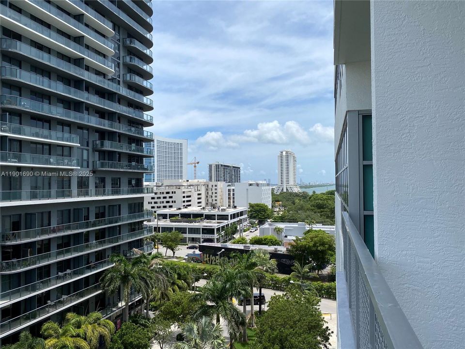 Recently Rented: $3,100 (1 beds, 1 baths, 761 Square Feet)