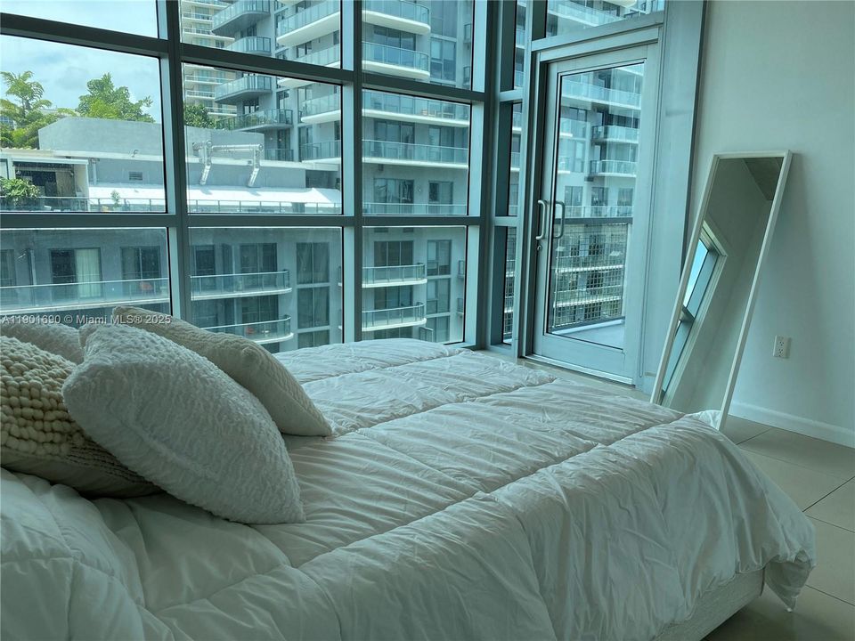 Recently Rented: $3,100 (1 beds, 1 baths, 761 Square Feet)