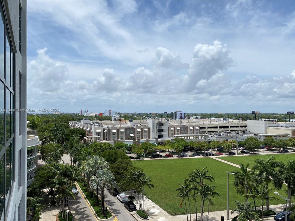 Recently Rented: $3,100 (1 beds, 1 baths, 761 Square Feet)