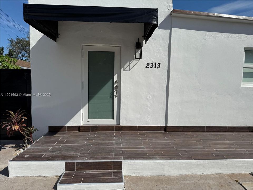 For Rent: $3,900 (3 beds, 2 baths, 2035 Square Feet)