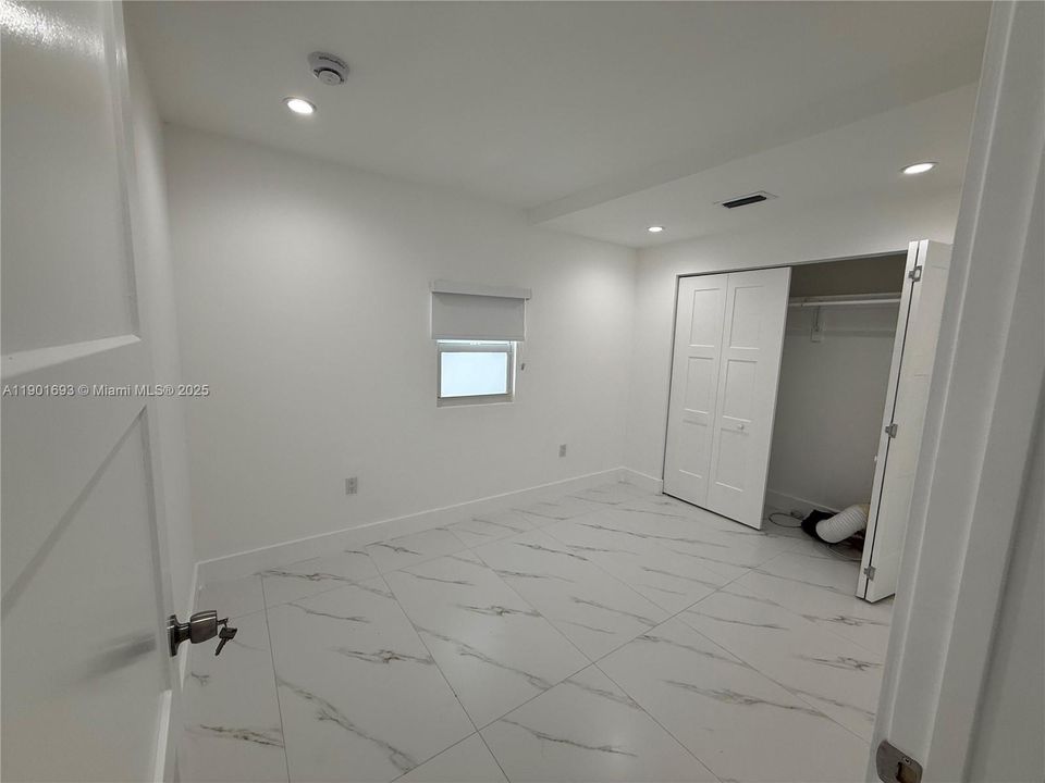 For Rent: $3,900 (3 beds, 2 baths, 2035 Square Feet)