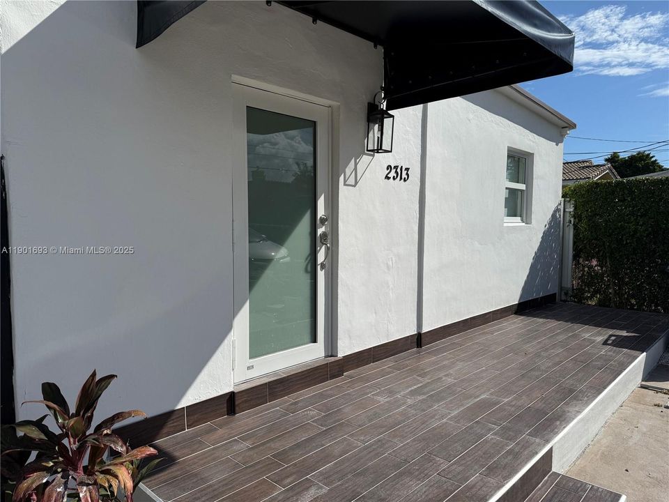 For Rent: $3,900 (3 beds, 2 baths, 2035 Square Feet)