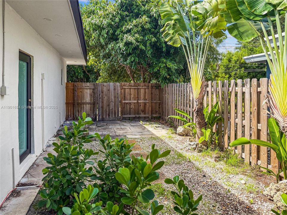 最近租的: $1,500 (1 贝兹, 1 浴室, 0 平方英尺)