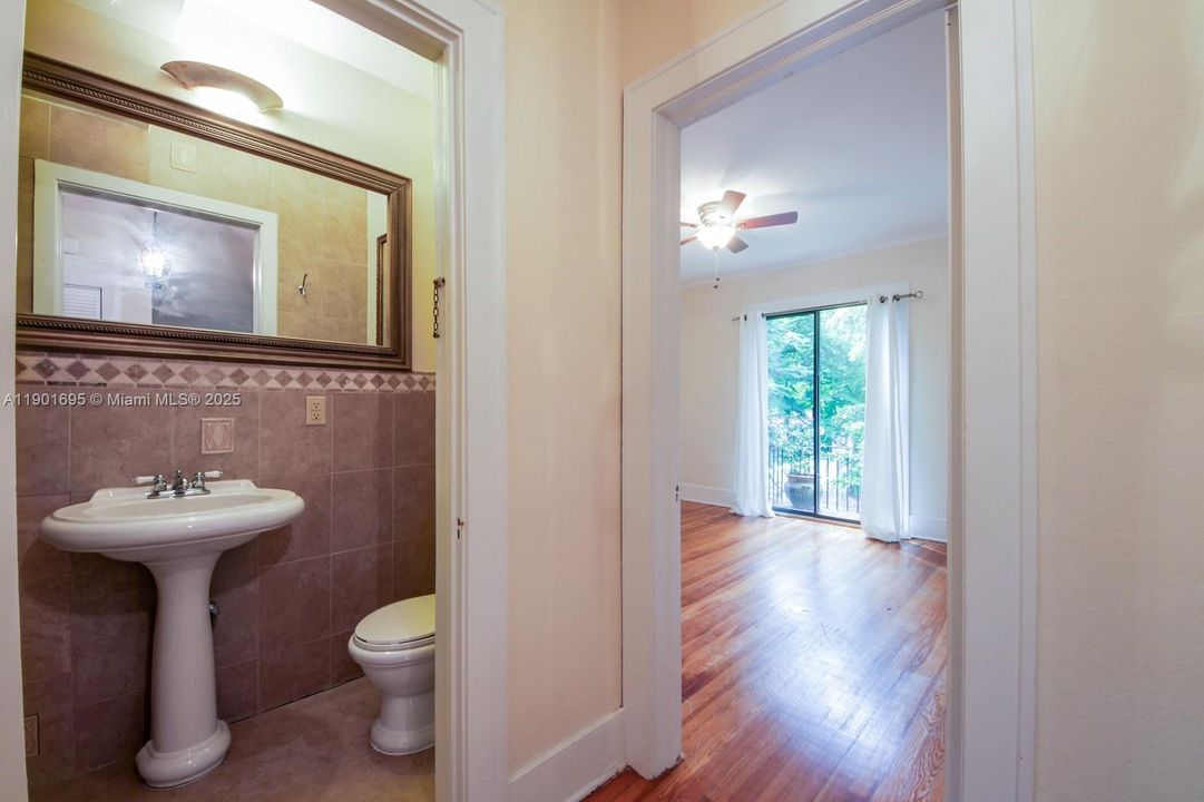 出租: $5,500 (3 贝兹, 2 浴室, 1568 平方英尺)