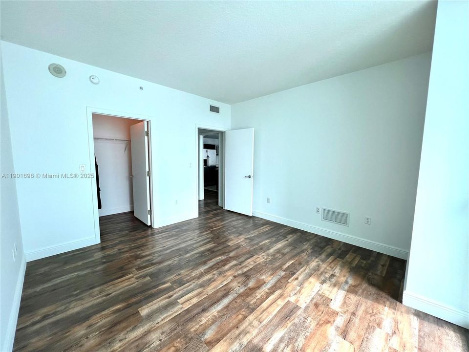 Recently Rented: $2,750 (1 beds, 1 baths, 838 Square Feet)