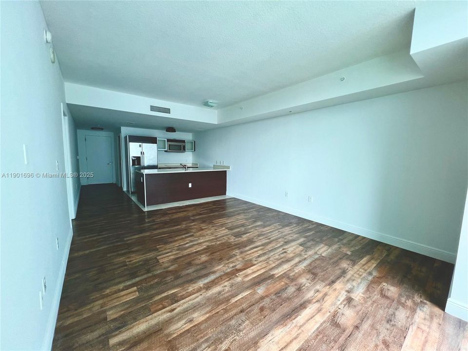Recently Rented: $2,750 (1 beds, 1 baths, 838 Square Feet)