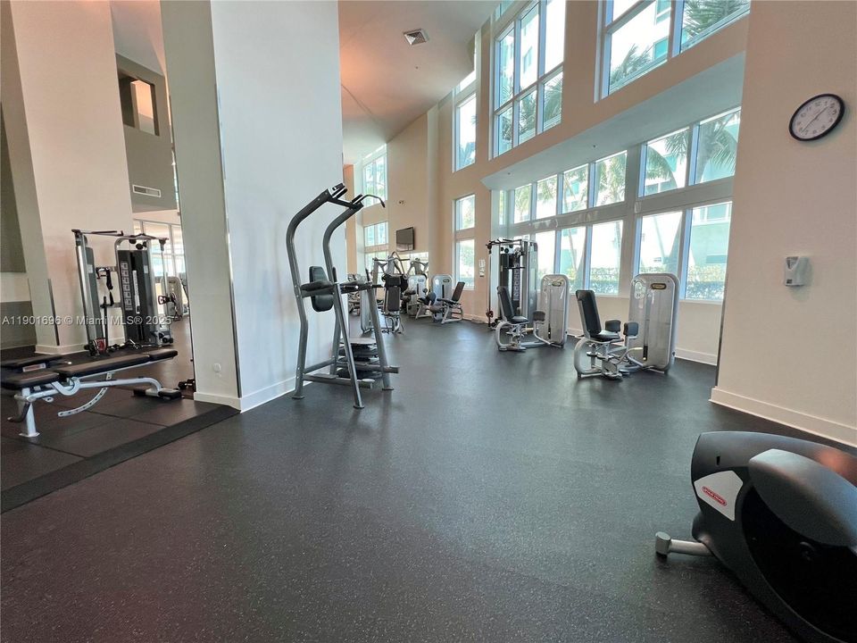 Recently Rented: $2,750 (1 beds, 1 baths, 838 Square Feet)