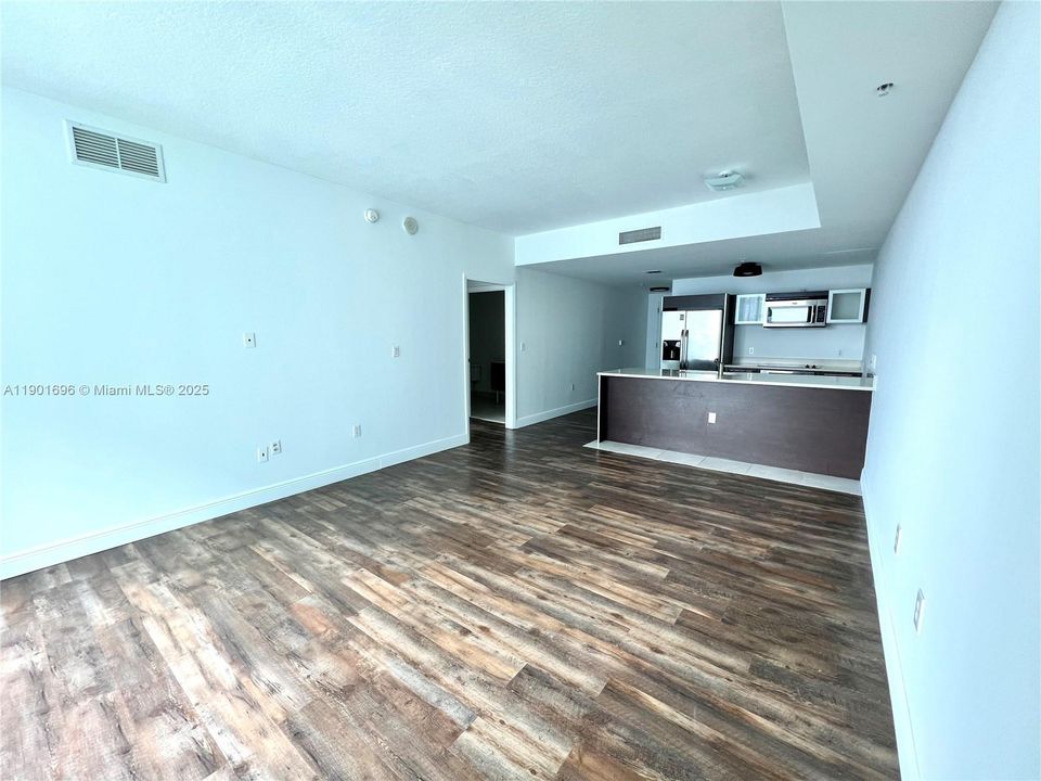 Recently Rented: $2,750 (1 beds, 1 baths, 838 Square Feet)