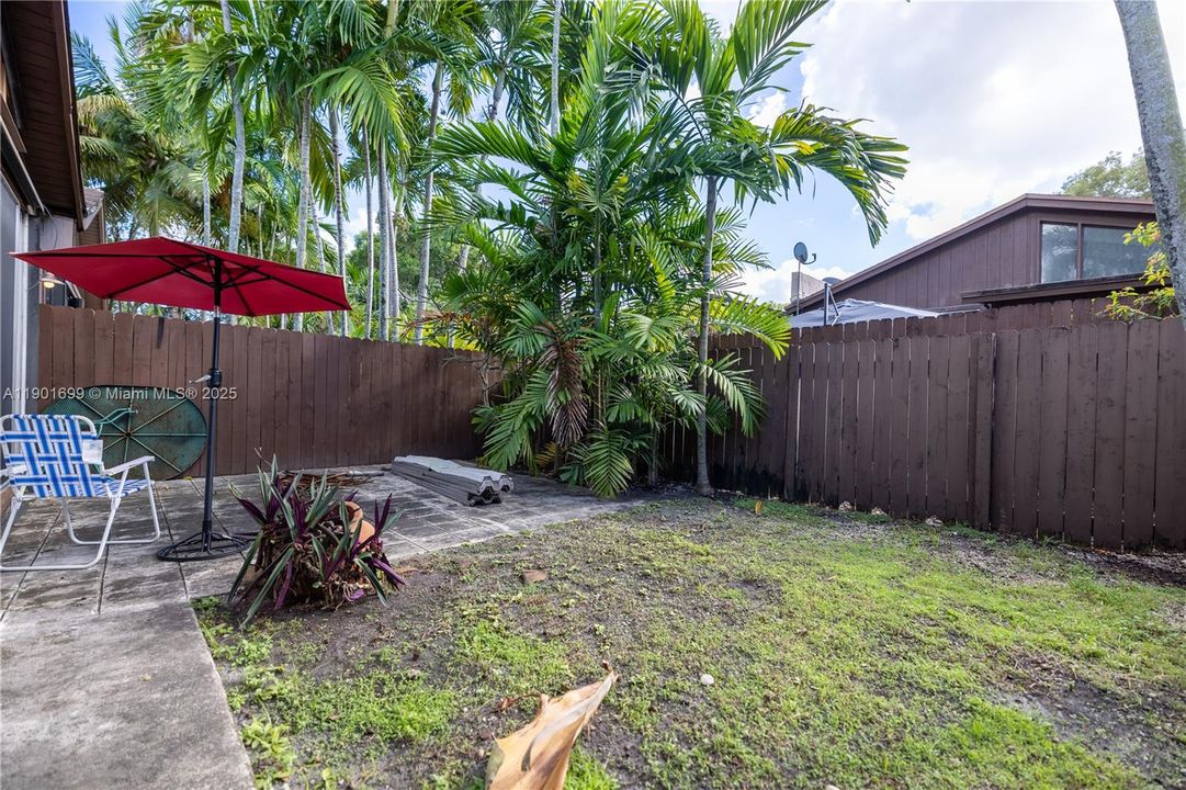 最近售出: $385,000 (2 贝兹, 2 浴室, 1080 平方英尺)