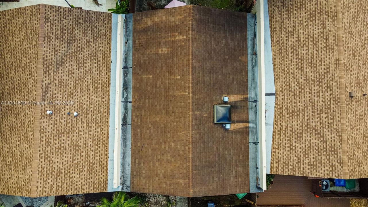 最近售出: $385,000 (2 贝兹, 2 浴室, 1080 平方英尺)