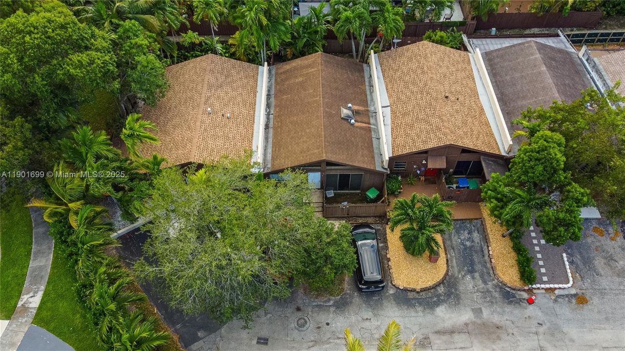 最近售出: $385,000 (2 贝兹, 2 浴室, 1080 平方英尺)