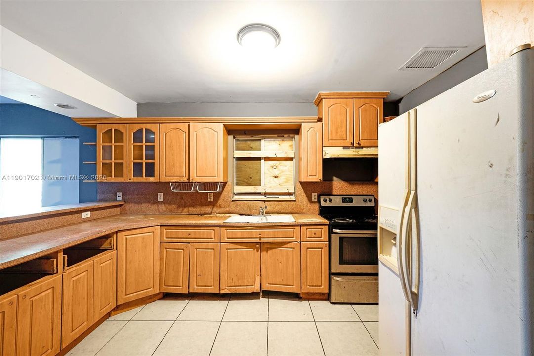 Active With Contract: $420,000 (3 beds, 2 baths, 1450 Square Feet)