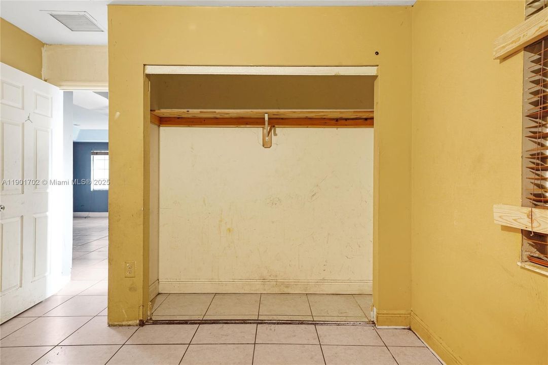 Active With Contract: $420,000 (3 beds, 2 baths, 1450 Square Feet)