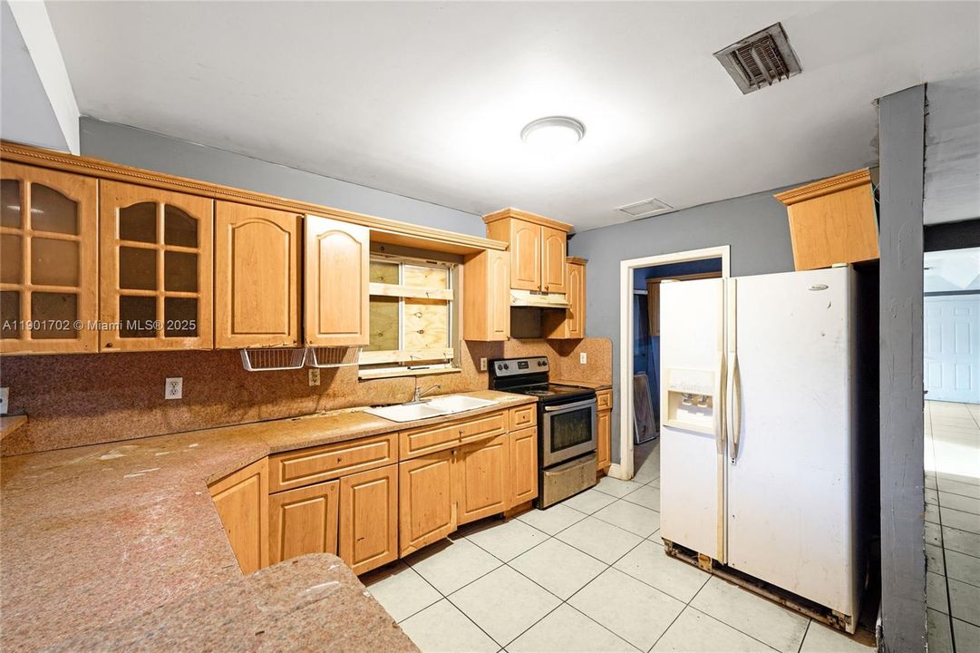 Active With Contract: $420,000 (3 beds, 2 baths, 1450 Square Feet)