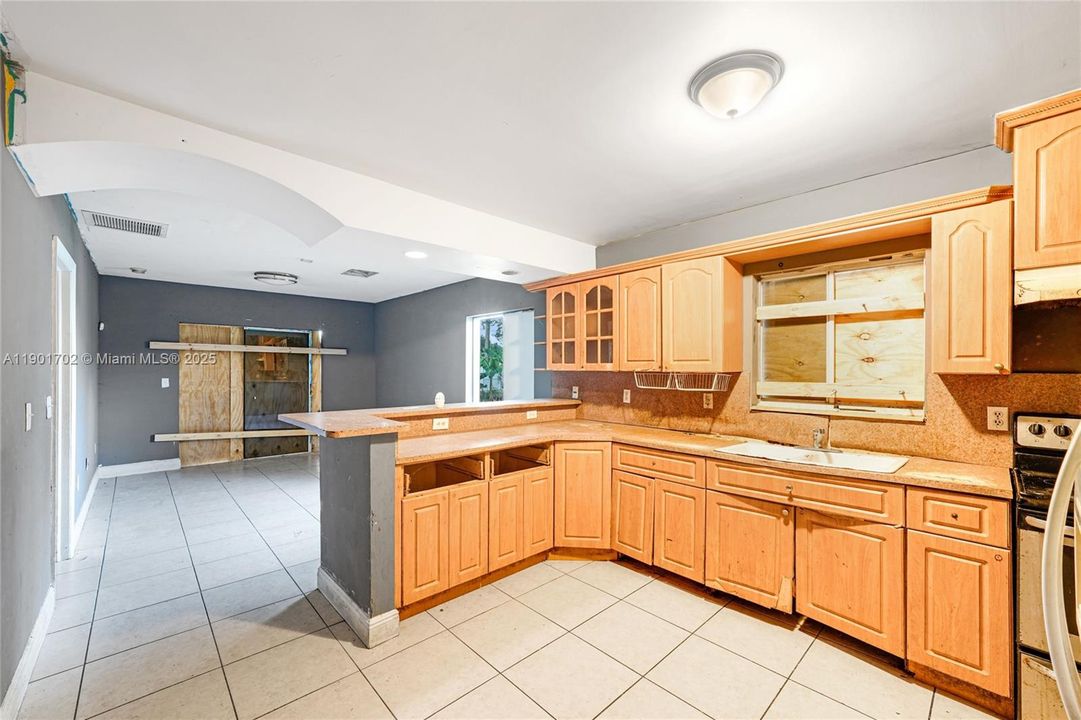 Active With Contract: $420,000 (3 beds, 2 baths, 1450 Square Feet)