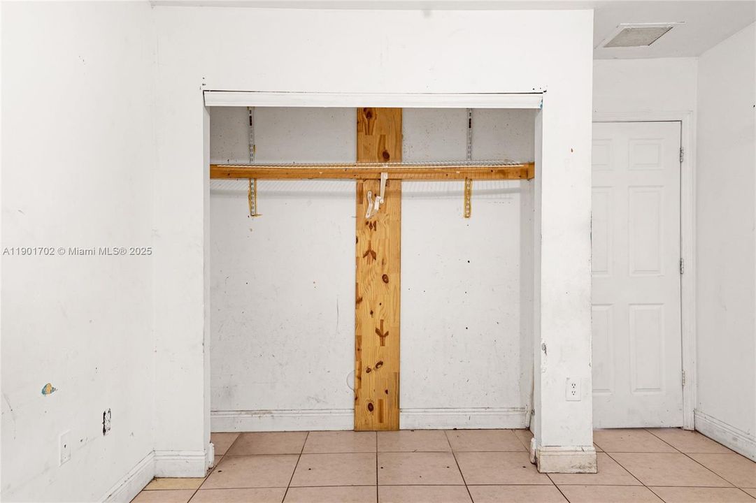 Active With Contract: $420,000 (3 beds, 2 baths, 1450 Square Feet)