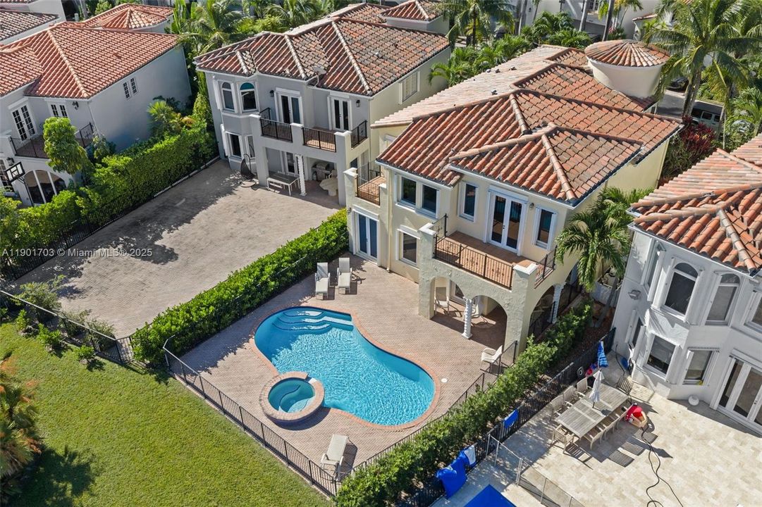 Active With Contract: $2,150,000 (4 beds, 4 baths, 3330 Square Feet)