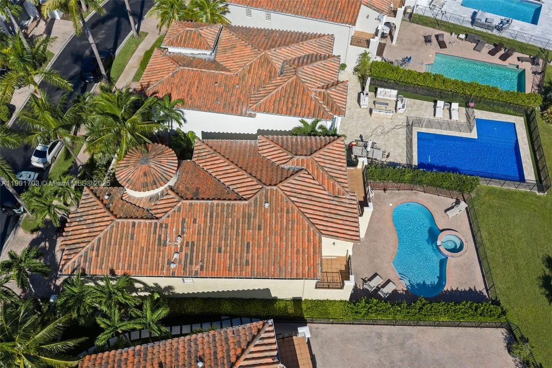 Active With Contract: $2,150,000 (4 beds, 4 baths, 3330 Square Feet)