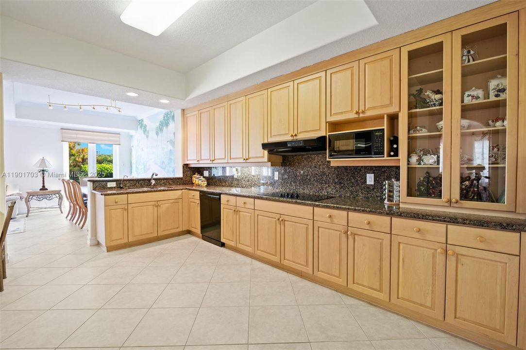 Active With Contract: $2,150,000 (4 beds, 4 baths, 3330 Square Feet)