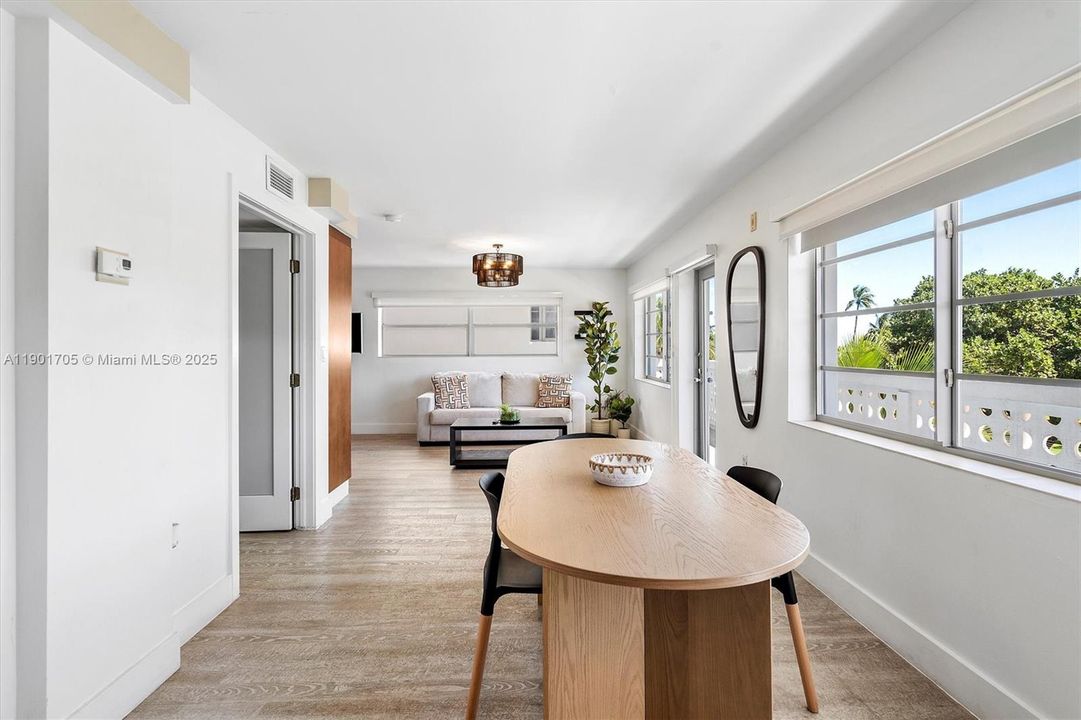 For Sale: $550,000 (0 beds, 1 baths, 594 Square Feet)