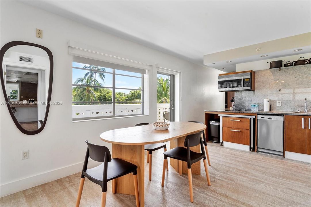 For Sale: $550,000 (0 beds, 1 baths, 594 Square Feet)